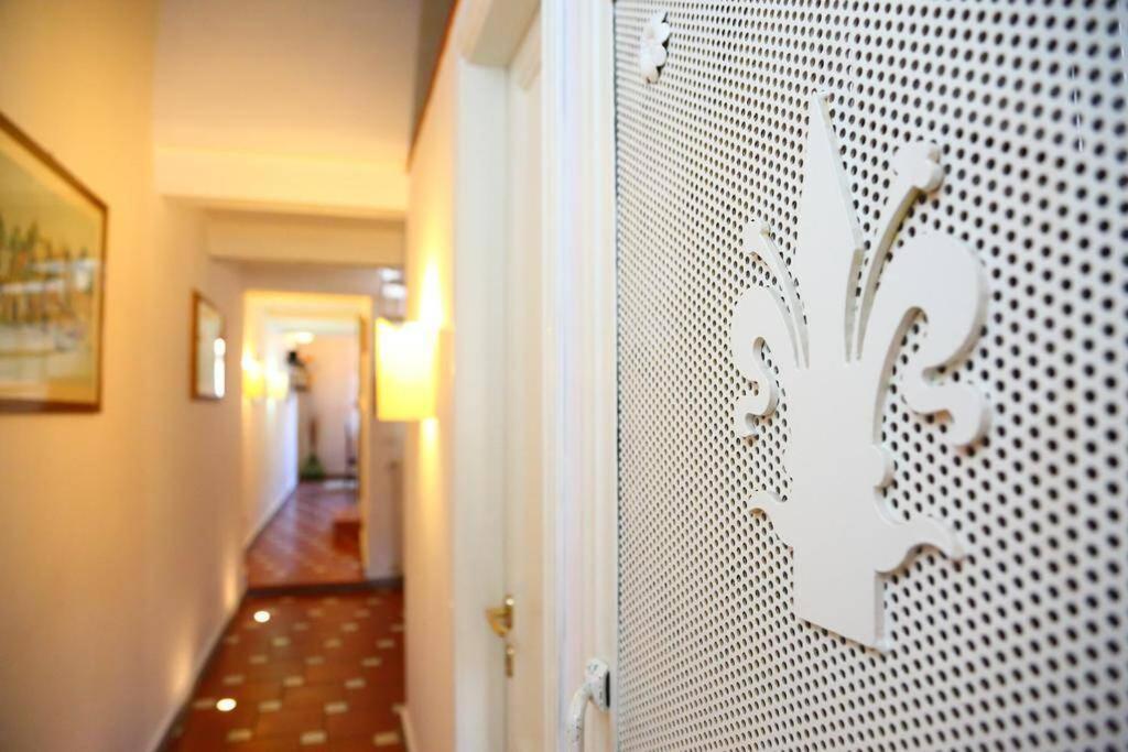 Santa Maria Novella Station Florentine Apartment Florenz Exterior foto